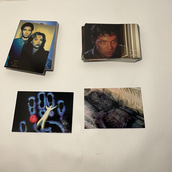 Vintage 95' Topps X Files Season 1 Complete Set & X-Files Pencils Loot Crate - Picture 9 of 17